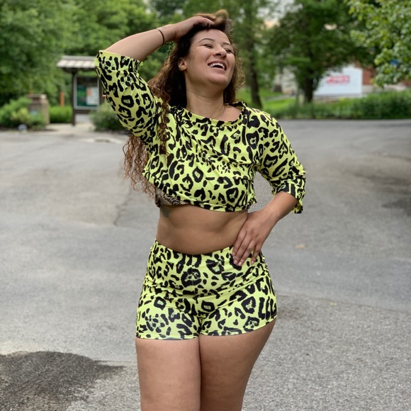 Cheetah 2pc short set - Picture 3 of 3